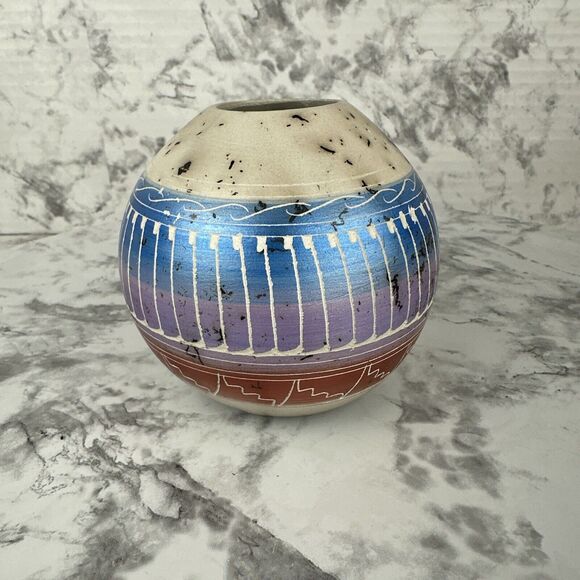 Native American Horse Hair Pottery Metallic Hand Painted Etched Pot Vase Signed - Picture 2 of 6